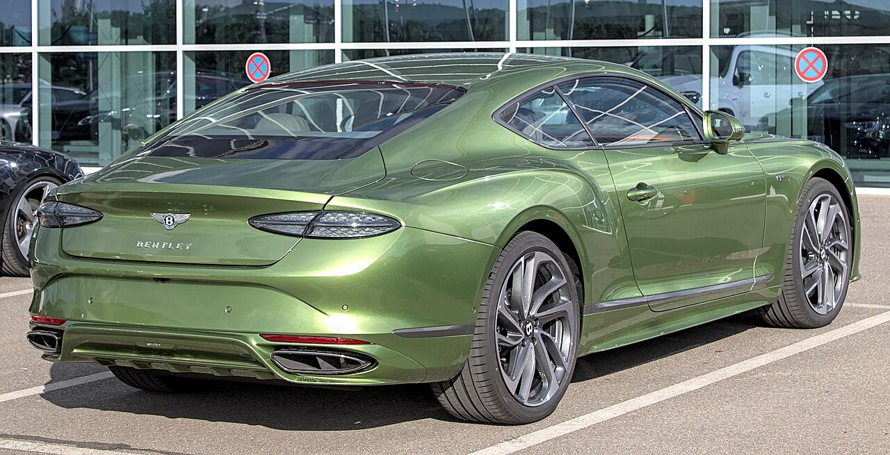 Bentley Continental GT в зоне приёмки