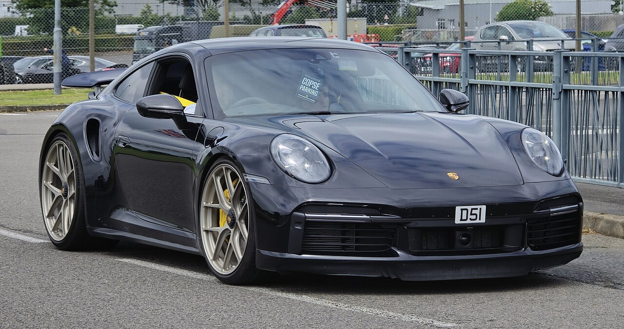 Porsche 911 Turbo S в цехе